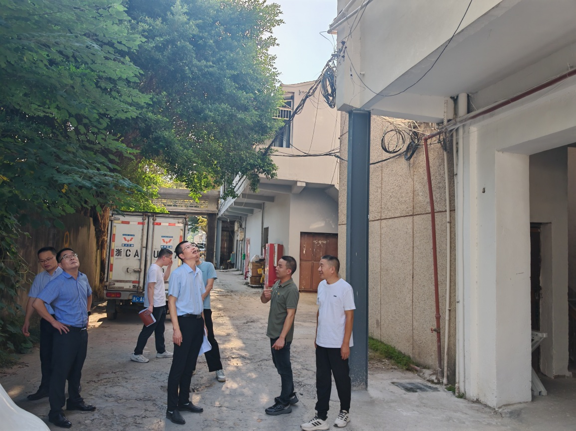 公司新闻丨市工业与能源集团党委副书记、总经理龚士东一行调研集体企业